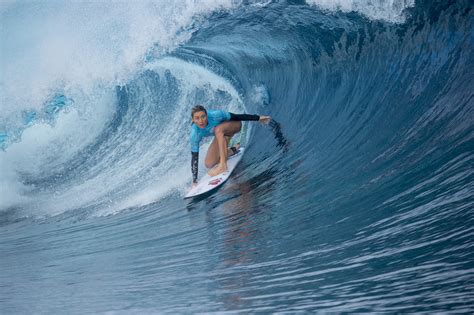 Fearless Female Surfers Dominated Fiji's Huge Waves | HuffPost