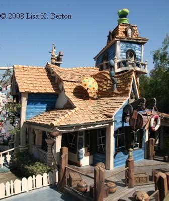 Goofy's Playhouse -- Disneyland - AllEars.Net