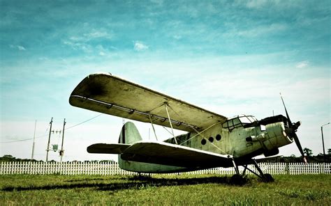 Old Airplane HD Desktop Wallpaper: Widescreen: High Definition: Vollbild