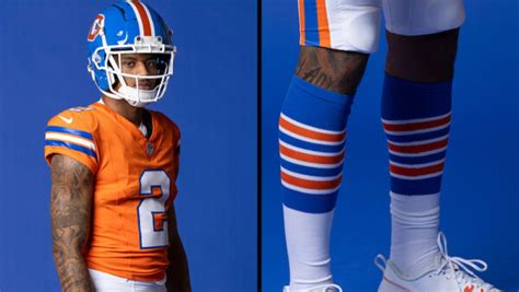 Broncos bring back the "D" as they unveil true throwback uniforms