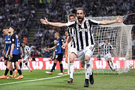 Juventus stuns Inter with late comeback to maintain control of Serie A