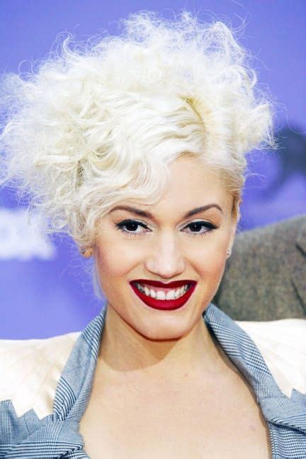 Gwen Stefani and RED lips. | Hair beauty, How to lighten hair, Pretty ...