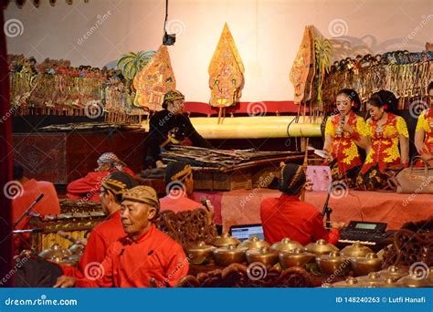 Dhalang / Dalang` The Puppeteer In Indonesia Wayang Performance ...