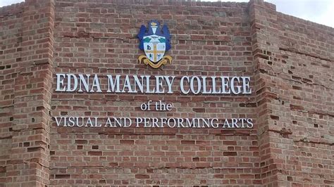 Lucians among top achievers of Edna Manley College graduating class | Loop St. Lucia | Edna ...