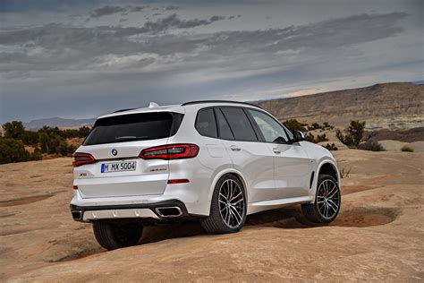 2019 BMW X5: Mid-Size Crossover, Full-Size Grille