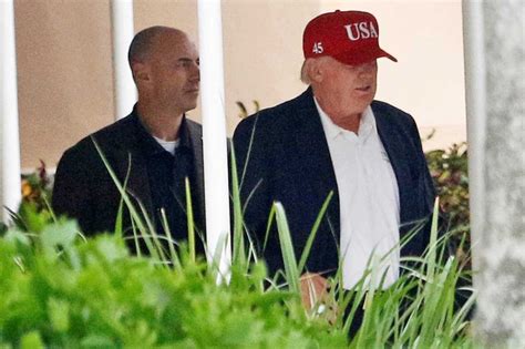 Trump debuts presidential hat