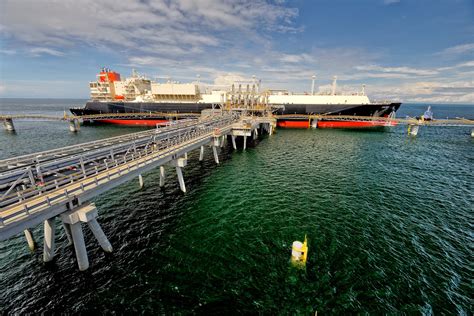 LNG carrier Papua arrives in Port Moresby for first PNG LNG cargo ...