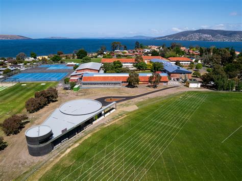 Clarence High School Oval Sports Pavilion | ArchitectureAu