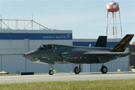 F-35 STOVL Taxying | Fighter aircraft, Fighter jets, Fighter