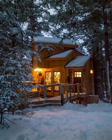 5 Tips You Must Do With a Log Cabin In Winter | Cozy log cabin, Rustic ...