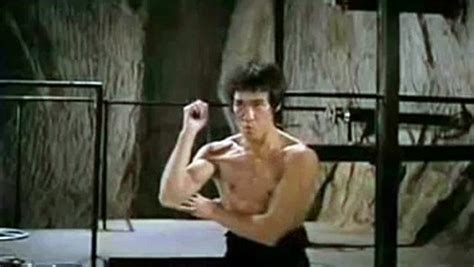 Bruce Lee Nunchaku Tutorial Enter the Dragon - video dailymotion