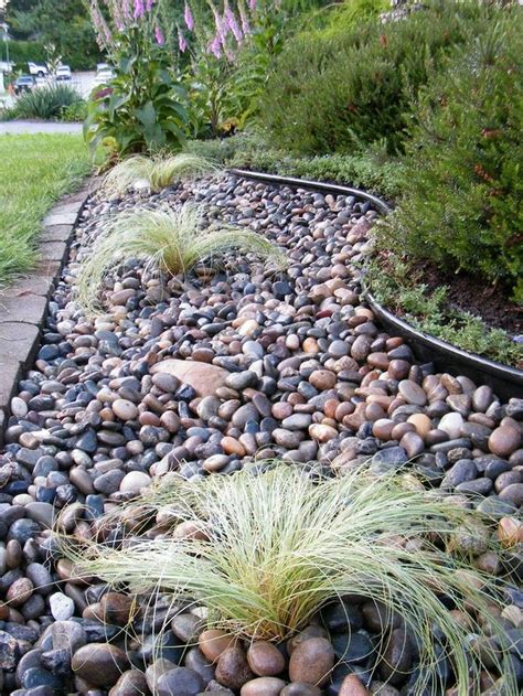 Cool 30+ Perfect River Rock Borders at Garden https://gardenmagz.com/30-perfect-river-rock-bord ...