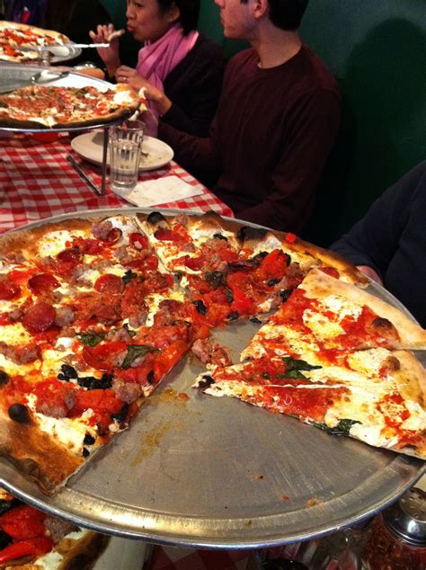 Some Delicious Grimaldi's Pizza, Brooklyn, NY | Good pizza, Food, Grimaldis pizza