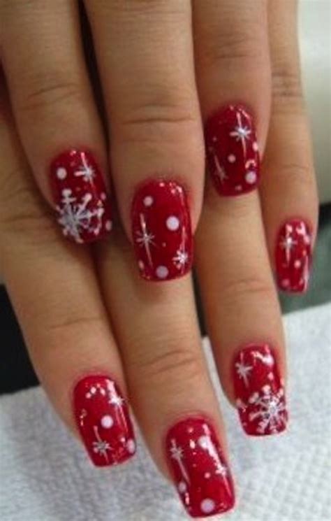 28 Creative Christmas Nail Designs