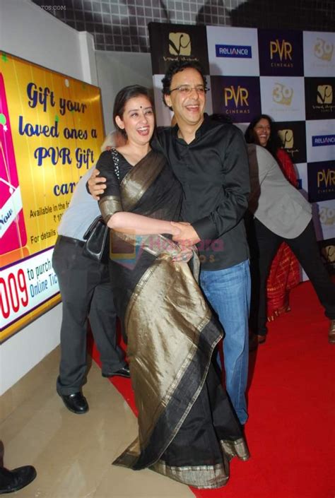 Manisha Koirala,Vidhu Vinod Chopra at Parinda premiere in PVR on 29th ...