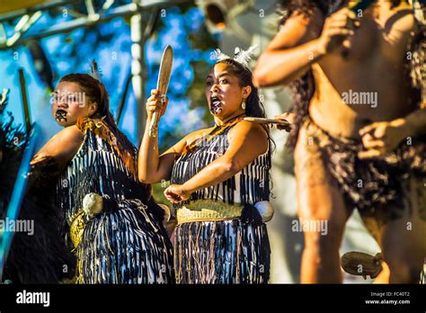 Maori women performing the haka (war dance) at Melbourne Festival, Australia Stock Photo - Alamy