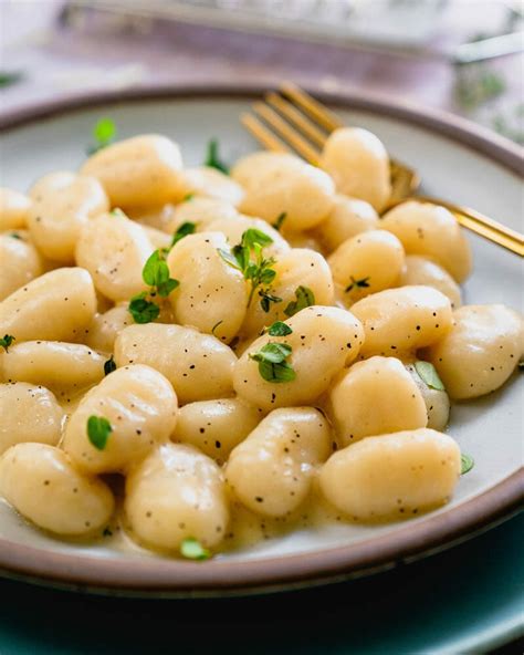 Easy Creamy Gnocchi Sauce – A Couple Cooks