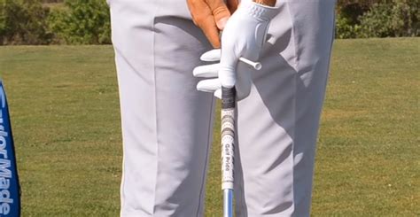 How To Properly Grip A Golf Club (Tutorial) - Nifty Golf