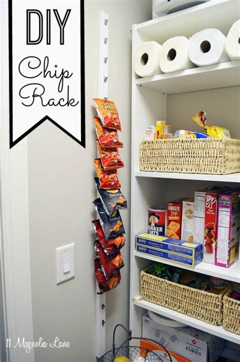 DIY $10 Pantry Chip Rack | Placard cuisine, Stockage d'office, Organiser les armoires de cuisine