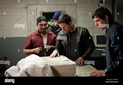 Contraband mark wahlberg hi-res stock photography and images - Alamy