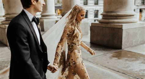 13 Bombshell Brides Rocking it in Gold - Nouba Weddings - 13 Bombshell ...