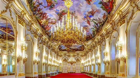 Schoenbrunn Palace Tour and Concert Tickets - Vienna Sightseeing