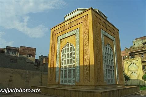 Qutb-ud-Din Aibak Tomb, Lahore. (By www.flickr.com/photos/26169194@N02 ...