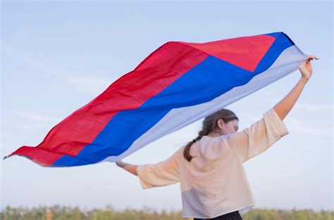 Tout savoir sur le Drapeau Russe : signification, histoire, photos etc.