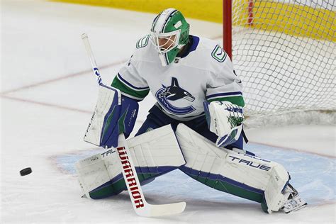 Casey DeSmith’s win over the Oilers has Canucks fans hopeful he can ...