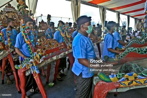 Players Playing Traditional Balinese Musical Instruments Calung Bamboo Stock Photo - Download ...