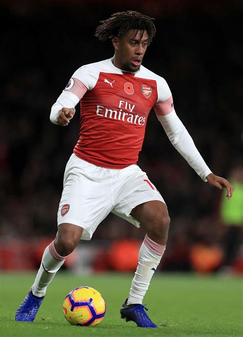 Everton finally announce signing of Alex Iwobi from Arsenal | FourFourTwo