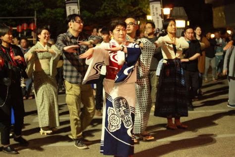 Gujo Odori Festival Photos Stock Photos, Pictures & Royalty-Free Images - iStock