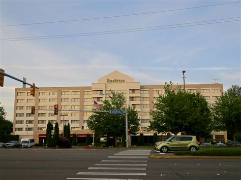 RADISSON HOTEL SEATTLE AIRPORT (2)