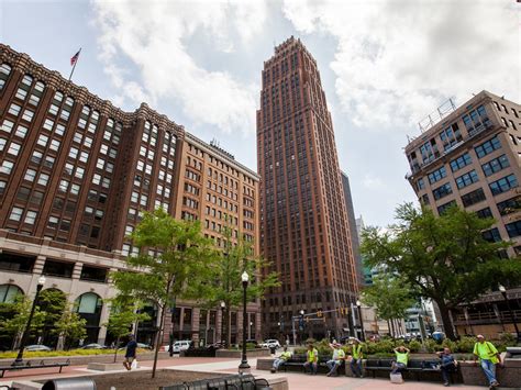 A walking tour of downtown Detroit’s essential architecture - Curbed ...