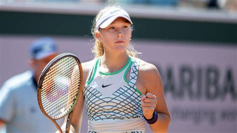 Mirra Andreeva, 16, continues meteoric rise by advancing to French Open ...