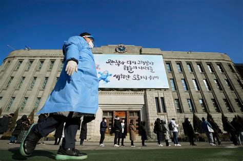 As Omicron Surges, South Korea Eases Pandemic Interference - The New ...