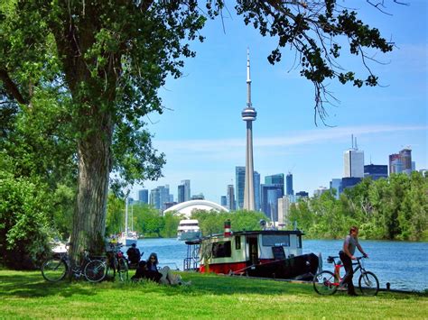 chai by the fjord: sunny day at the Toronto Islands