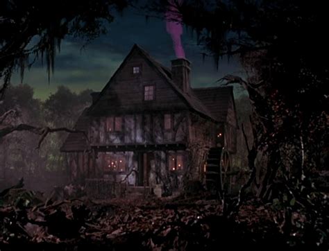 "Hocus Pocus:" The Witches' House and Other Filming Locations - Hooked ...