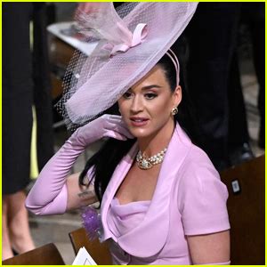 Katy Perry Reacts to Viral Meme of Her Looking Lost & Confused at King ...