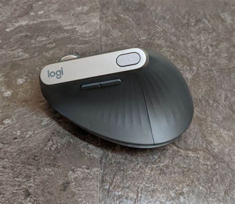 Logitech MX Vertical Review - Latest in Tech