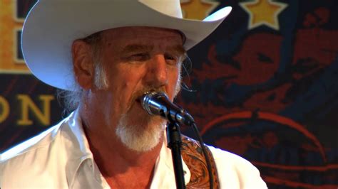 Ray Benson Performs "I Ain't Lookin' For No Trouble" on The Texas Music ...