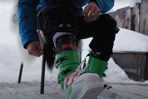 Ski gear essentials: our guide for first-time skiers - Maison Sport Blog