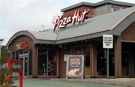 Pizza Hut: Two Scottish branches to close down as 450 jobs will be lost ...