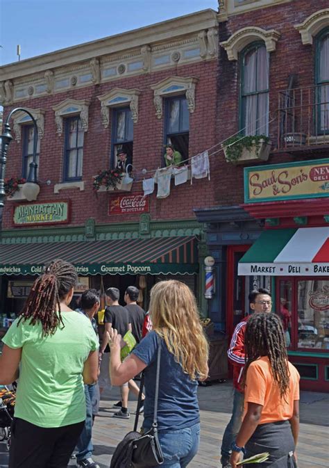 Guide to Universal Studios Hollywood Character Spotting