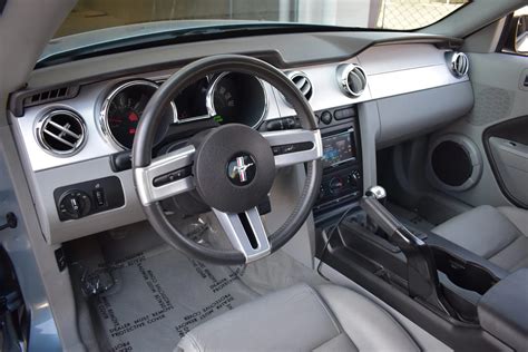 2005 Ford Mustang Interior