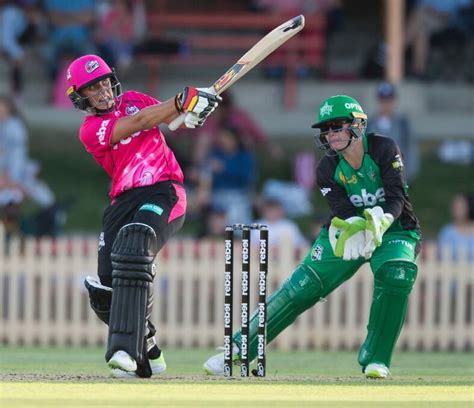 WBBL: Fan struck in face as Ashleigh Gardner leads Sydney Sixers to ...