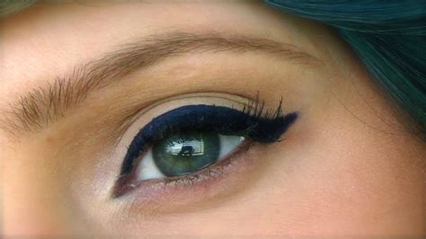 Navy Blue Eyeliner- Colored Eyeliner Trend - YouTube