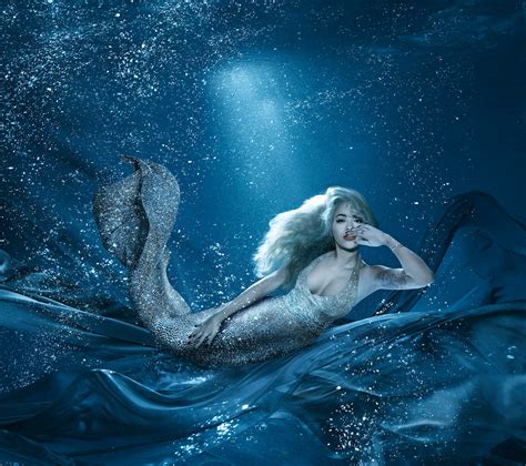 Underwater photography with celebrities, divas & sports personalities ...