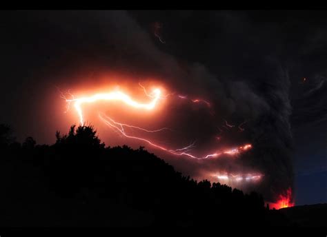 Volcanic Lightning Storms [PHOTOS]