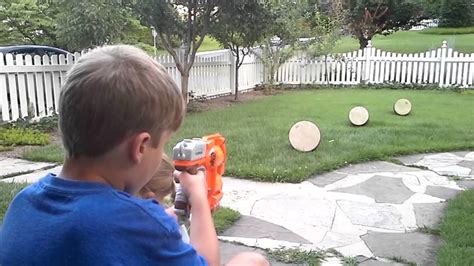 Nerf gun shooting contest - YouTube